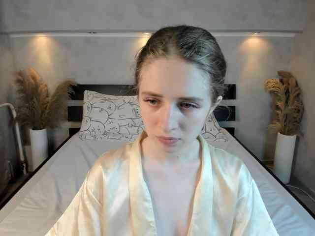 Camilla-Kelly webcam