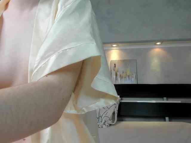 Camilla-Kelly webcam
