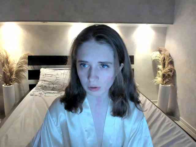 Camilla-Kelly webcam