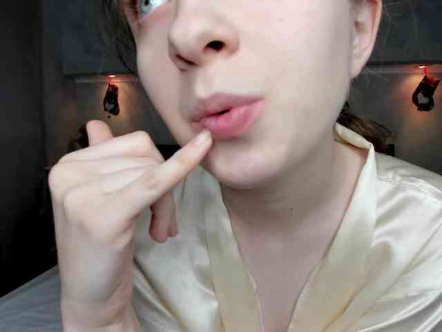 Camilla-Kelly webcam