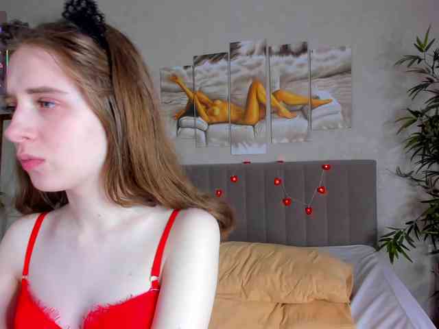 Camilla-Kelly webcam