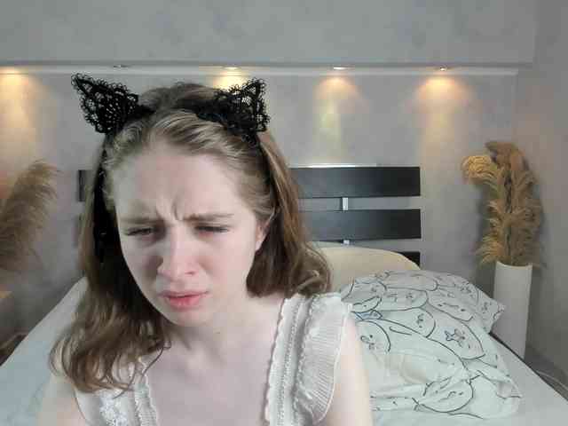 Camilla-Kelly webcam