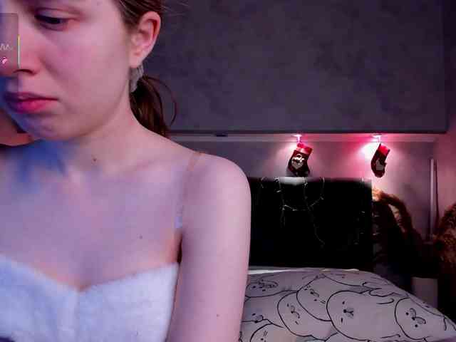 Camilla-Kelly webcam