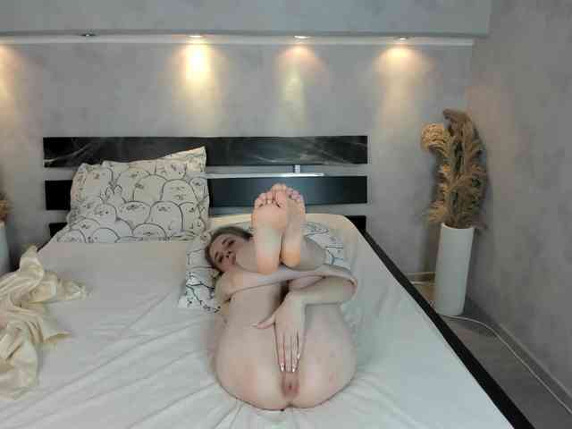 Camilla-Kelly webcam