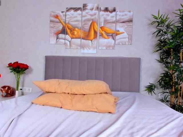 Camilla-Kelly webcam