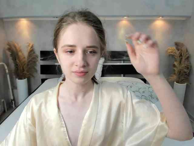 Camilla-Kelly webcam