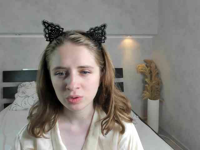 Camilla-Kelly webcam