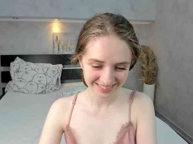 Camilla-Kelly webcam