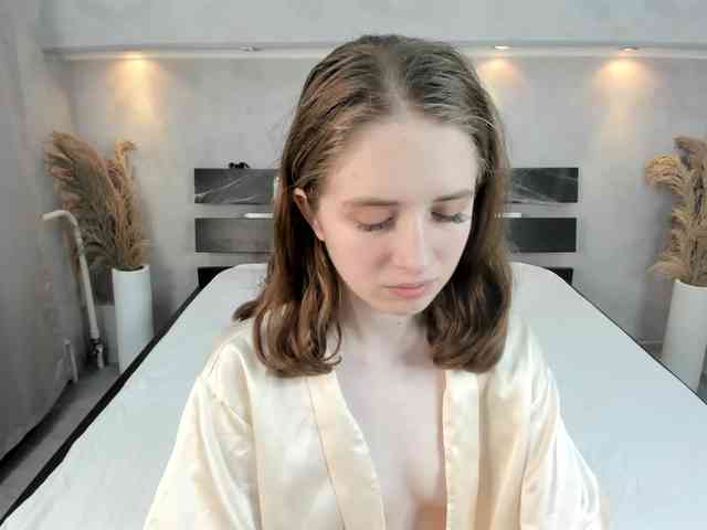 Camilla-Kelly webcam