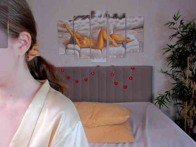 Camilla-Kelly webcam
