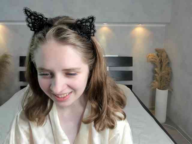Camilla-Kelly webcam