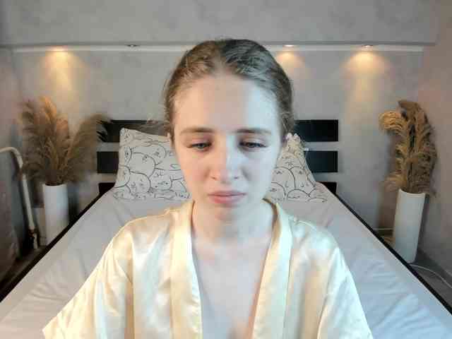 Camilla-Kelly webcam