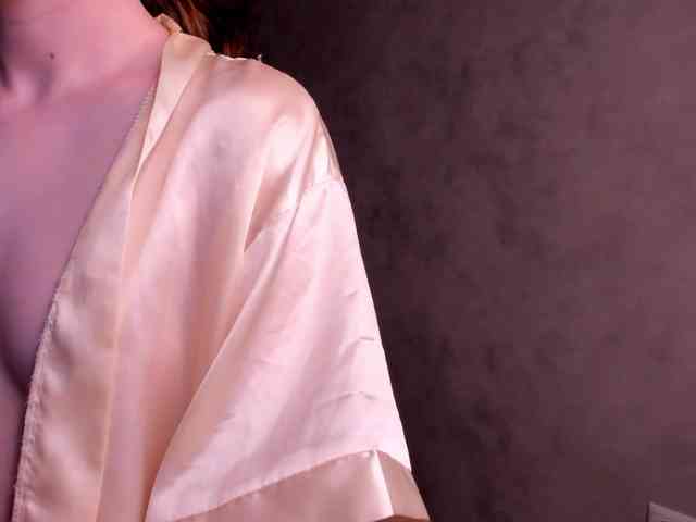 Camilla-Kelly webcam