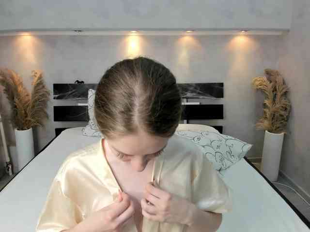 Camilla-Kelly webcam