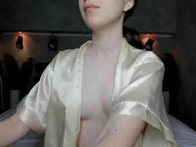 Camilla-Kelly webcam