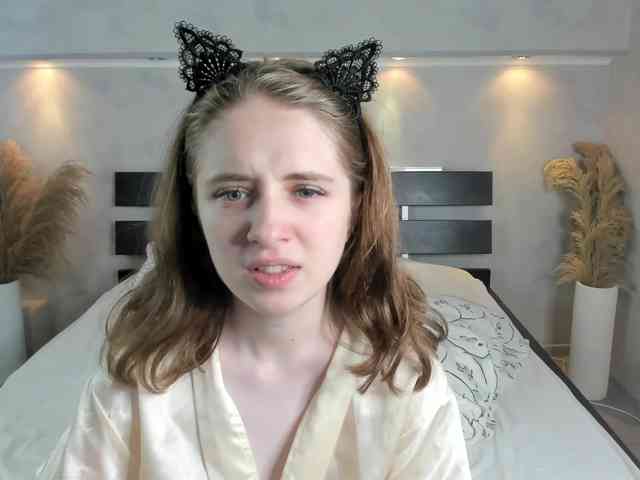 Camilla-Kelly webcam