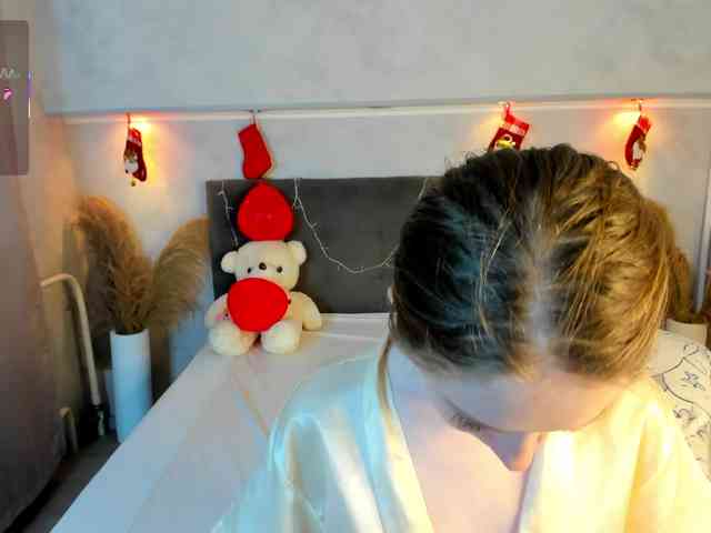 Camilla-Kelly webcam