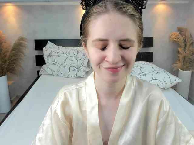 Camilla-Kelly webcam