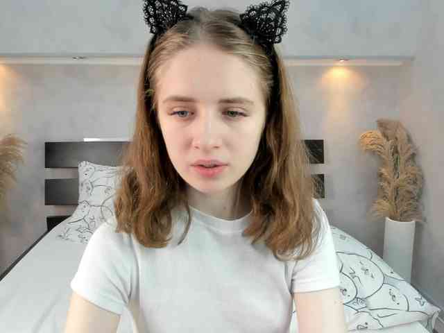 Camilla-Kelly webcam