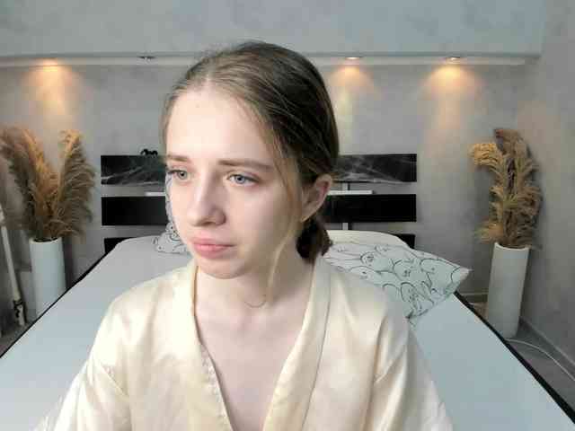 Camilla-Kelly webcam