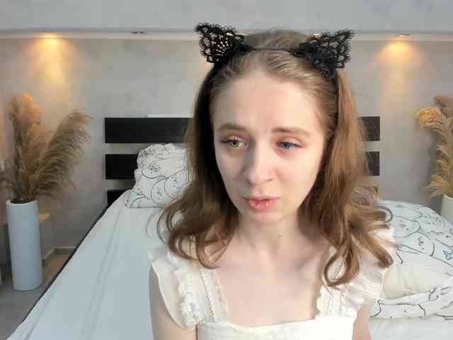 Camilla-Kelly webcam