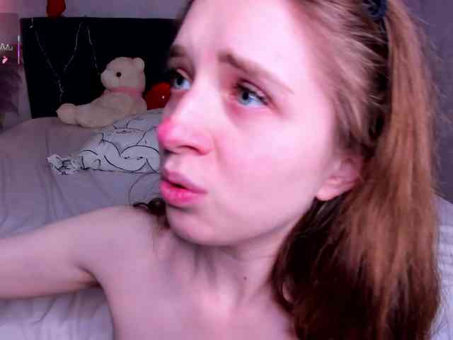 Camilla-Kelly webcam