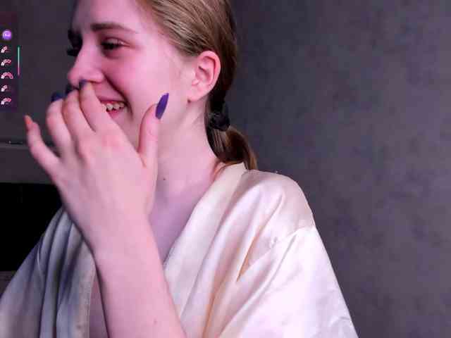 Camilla-Kelly webcam