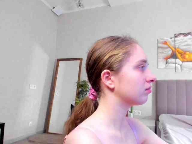 Camilla-Kelly webcam