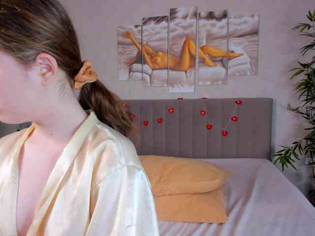 Camilla-Kelly webcam