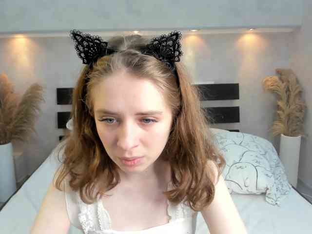 Camilla-Kelly webcam