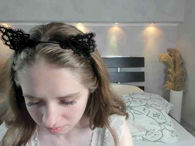 Camilla-Kelly webcam