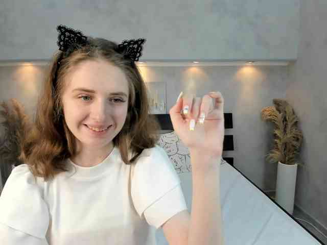 Camilla-Kelly webcam