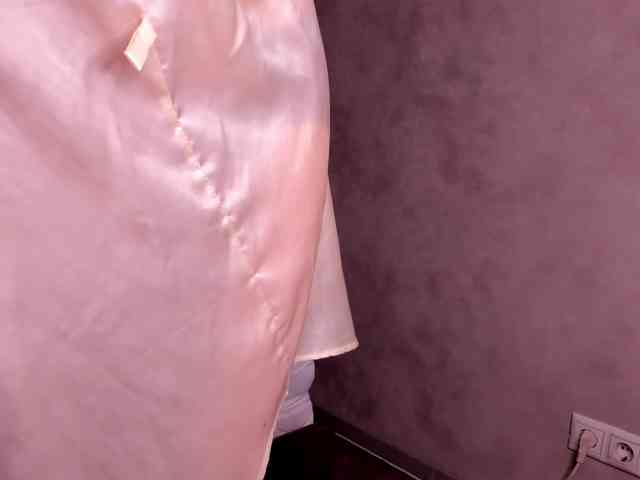 Camilla-Kelly webcam