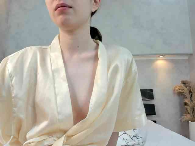 Camilla-Kelly webcam