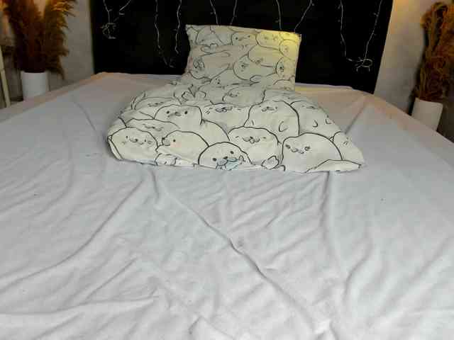 Camilla-Kelly webcam