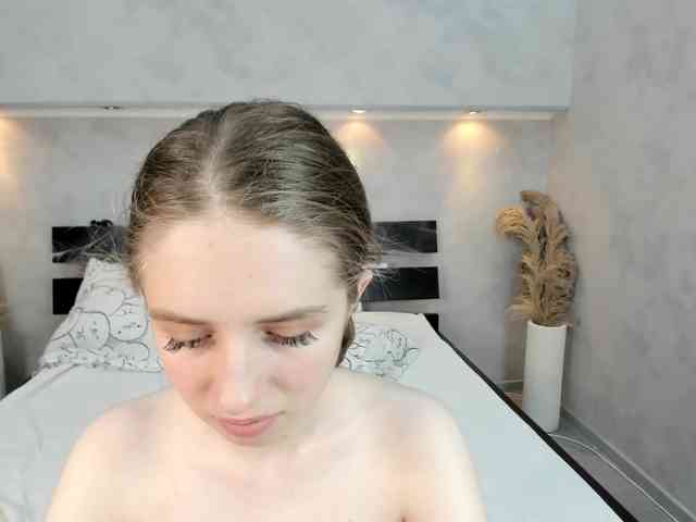 Camilla-Kelly webcam