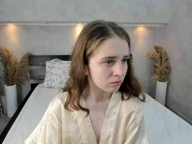 Camilla-Kelly webcam