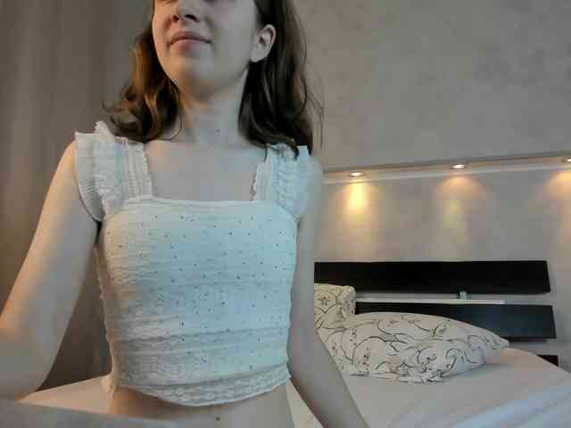 Camilla-Kelly webcam