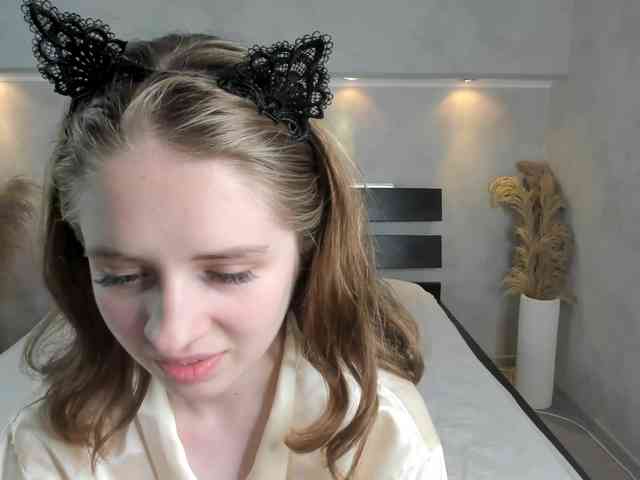 Camilla-Kelly webcam