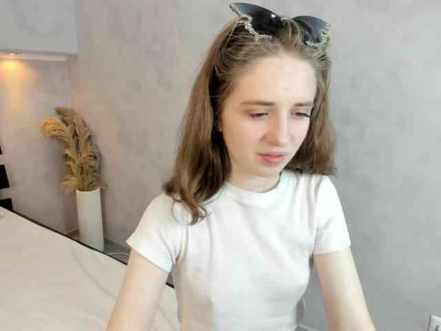 Camilla-Kelly webcam