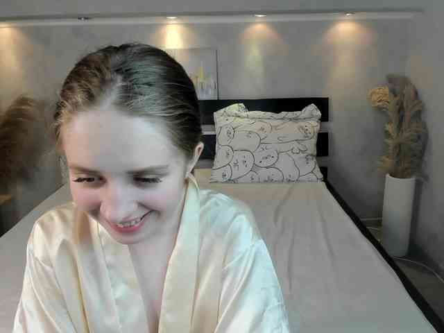 Camilla-Kelly webcam