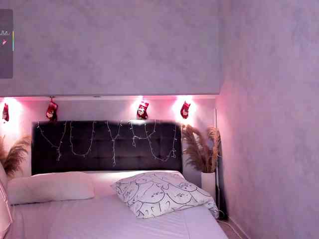 Camilla-Kelly webcam