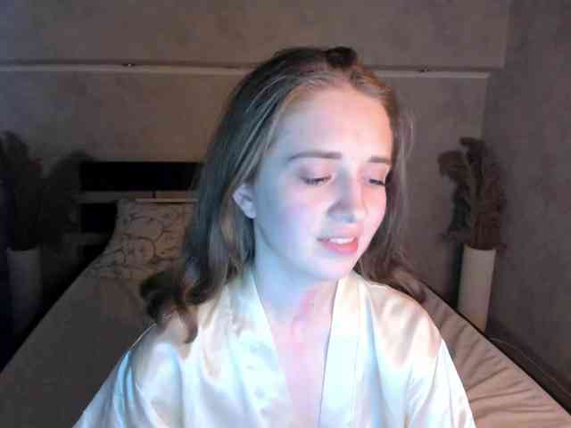 Camilla-Kelly webcam