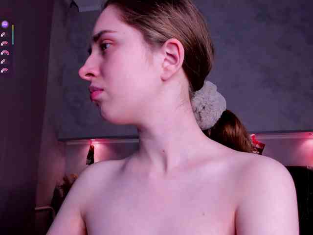 Camilla-Kelly webcam