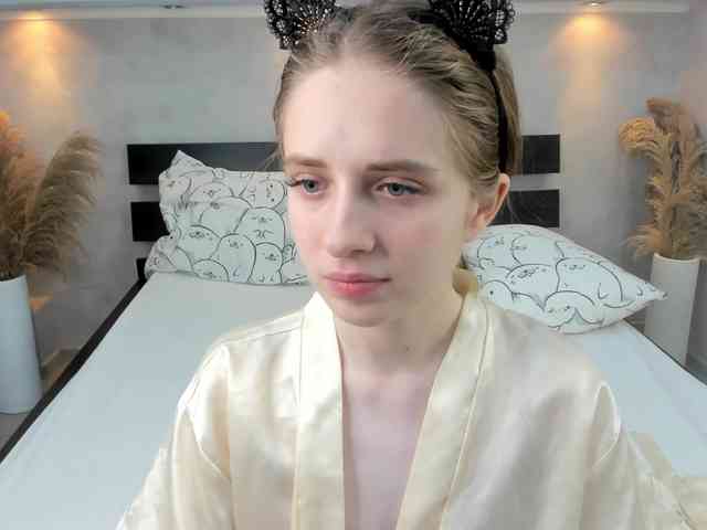 Camilla-Kelly webcam