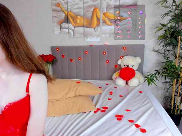 Camilla-Kelly webcam