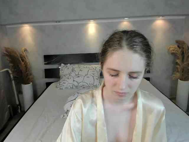 Camilla-Kelly webcam