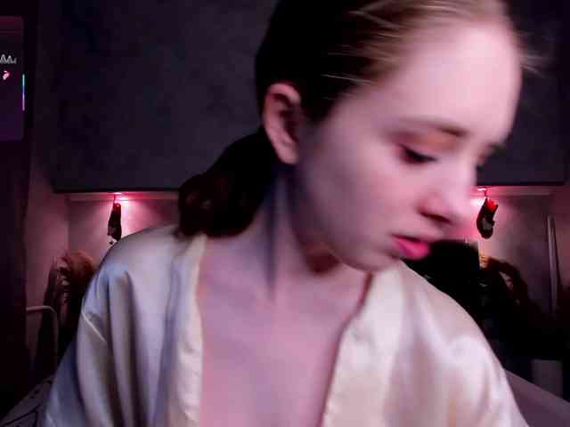 Camilla-Kelly webcam