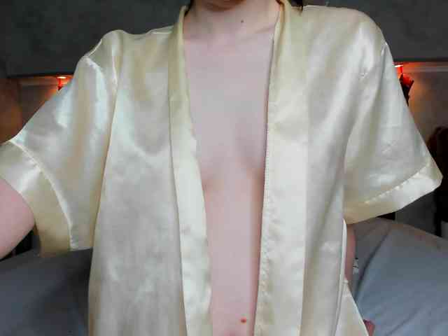 Camilla-Kelly webcam