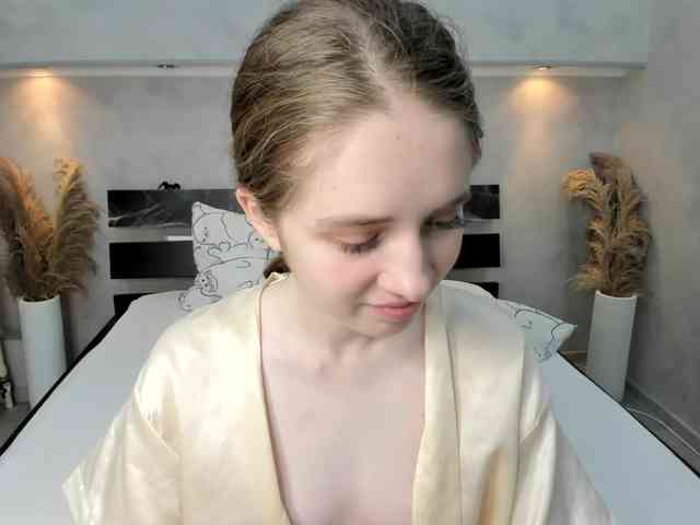 Camilla-Kelly webcam